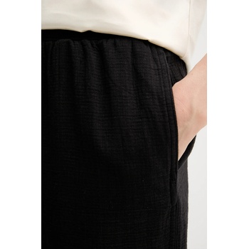 Calvin Klein Jeans Панталон Calvin Klein Jeans в черно със стандартна кройка, с висока талия LV047C636G (LV047C636G)