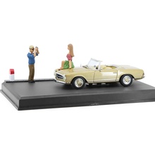 Altaya Mercedes 280 SL Diorama Cannes s figurkami časopis s modelem 1:43