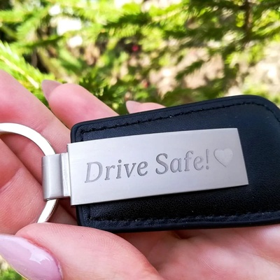 Art gift Кожен ключодържател - Drive safe !