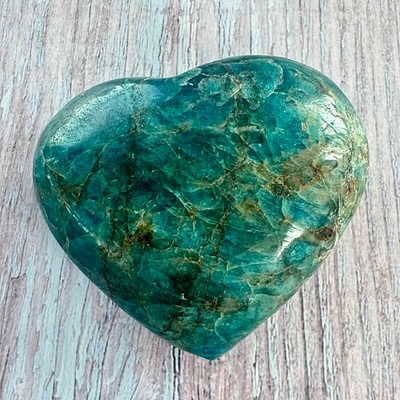 Nefertitis Apatit srdce Madagaskar 14 NF60774 - cca 7,5 x 6,7 cm, 270,7 g