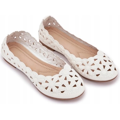 Dětské ažurové balerínky krásné se třpytkami květiny bílé