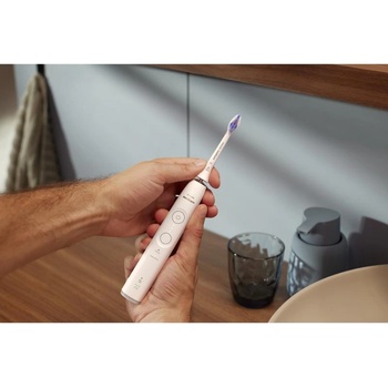 Image 1 of Philips Sonicare 6100 HX7400/01