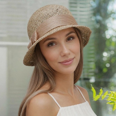 Krumlovanka letní dámský Cloche klobouk z mořské trávy zdobený sisalem Me-020