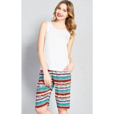 Дамска пижама в бяло и цветен десен