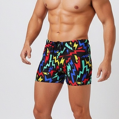 Мъжки бански-боксер с червени, жълти, сини и зелени фигури