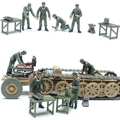 Blitz 72 PMA Mechanics and Benches 7-Piece Set German Army 1:72