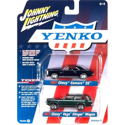 Johnny Lightning Chevrolet Camaro SS 1967 + Chevrolet Vega Stinger Wagon 1972 1:64