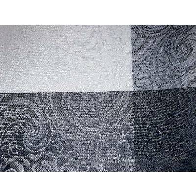 BytoTex Ubrus se šedými vzory 150x220 cm