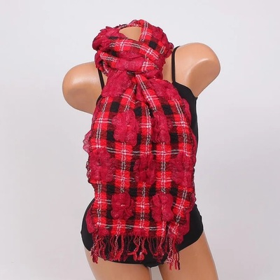 Кариран шал в червено и черно с цветя