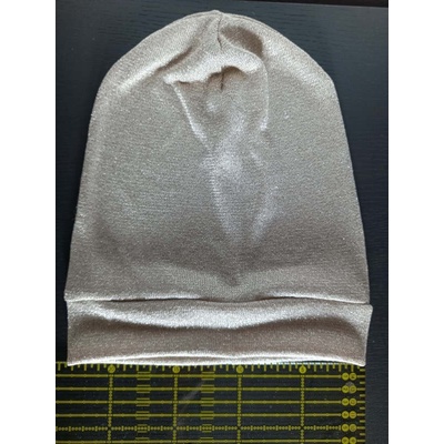 čepička s metalizovaným vláknem