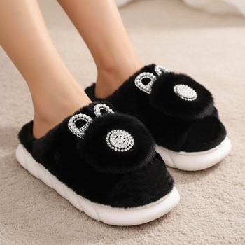 Дамски черни пантофи със зайче и перли