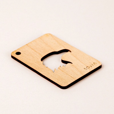 SOJKA Dřevěná vůně do auta - Dravec Obrys