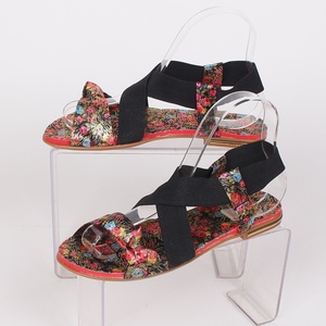  Сандали в черно и червено с цветчета