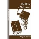 Modlitba s Biblí v ruce