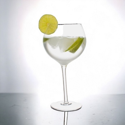 Design ová nakloněná sklenice na Gin s Tonicem 800 ml