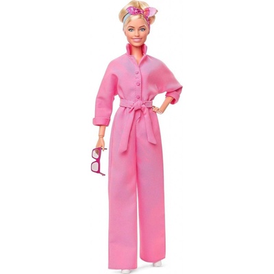 Barbie v růžovém filmovém overalu