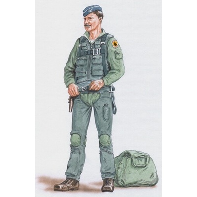 Plus Model Pilot F–105 1:48
