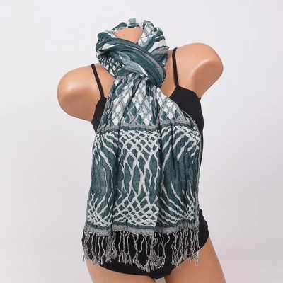 Петролено зелен шал с орнаменти в бяло и сиво