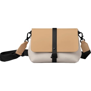 Gaston Luga Чанта за рамо Gaston luga Spläsh Crossbody Bag Shoulder bag - Latte / Cloud Cream - размер 1, 9 l (510-6501-0811)