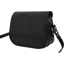 Černá kvalitní kožená crossbody kabelka středních rozměrů