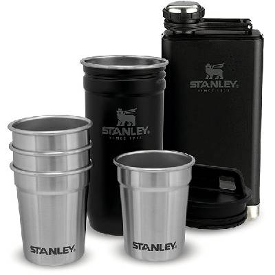 STANLEY Darčekový set ploskačka a panáky 4 ks ADVENTURE SERIES čierna matná