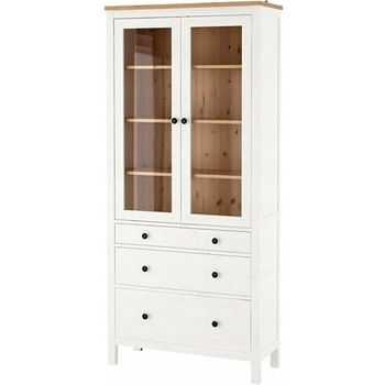 Vitrína HEMNES IKEA