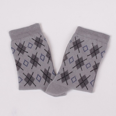 Детски светлосиви чорапки с геометрични фигури