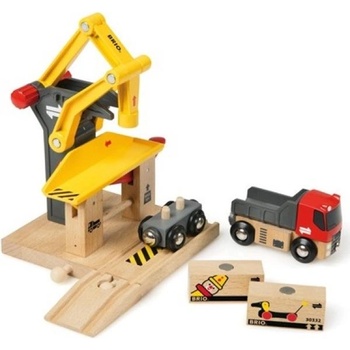 BRIO Товарна станция с вагончета и товарен камион