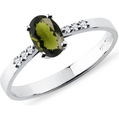 KLENOTA Zlatý zásnubný prsteň s vltavínom a diamantmi k0297052