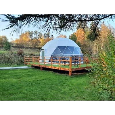 Originální glamping v prostorném Igloo pro 2 osoby