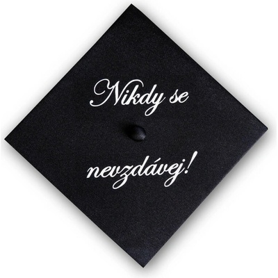 Nápis na promočné čiapke