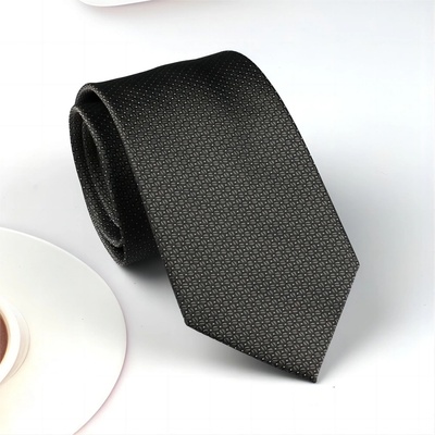 Hedvábná kravata tmavě šedá se vzorem