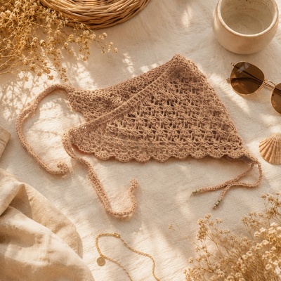 Maliso háčkovaný letní šátek boho ručně dělaný cottagecore bandana scarf festival style béžová