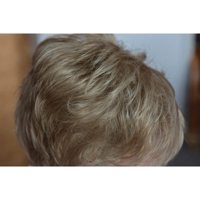 Exclusive wigs by Lubo paruka Dubai honey blonde