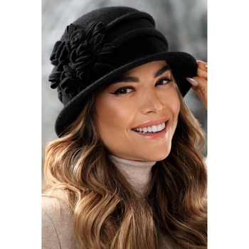 Krumlovanka zimní dámský vlněný klobouk zdobený kvítky W-0677/018 černý