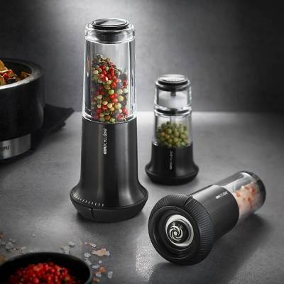 Черна мелничка за сол и пипер GEFU от серия X-plosion размер M (GEFU34628)