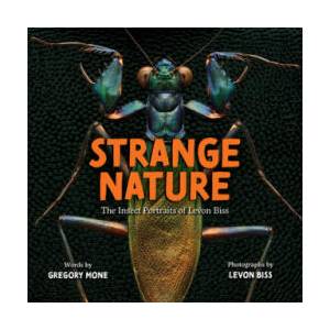 Strange Nature | Levon Biss (ISBN: 9781419731662)