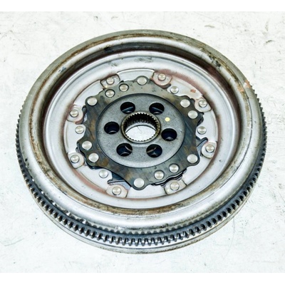 setrvačník VW Passat CC 3C8 2,0 TDi CBB 125 KW 6A 03L105266AF 03L105266DD