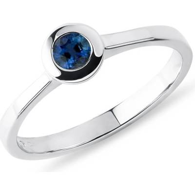 Klenota Safírový prsten bezel z bílého zlata k0352022