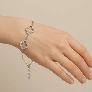  Дамска гривна с детелини и кристали от медицинска стомана | Kristin Shop