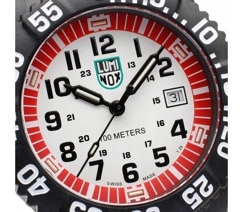 Luminox 2057