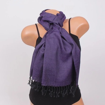 Image 1 of Дамски шал с изчистен десен в лилаво и ресни