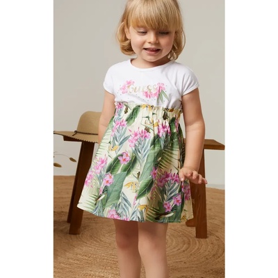 Guess Разкроена памучна рокля за мини момиче с тропически мотиви и златист надпис Guess