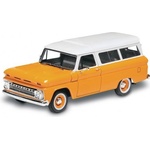 Revell Автомобил Chevy Suburban 1966 - сглобяем модел