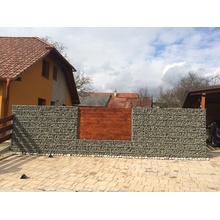 TopGabion Gabionový plot - v. 2 m, d. 2,5 m, š. 20-40 cm, oko 5x20cm, sloupek 2x2,4 m + komponenty