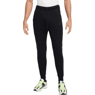 Nike Tech Fleece čierna