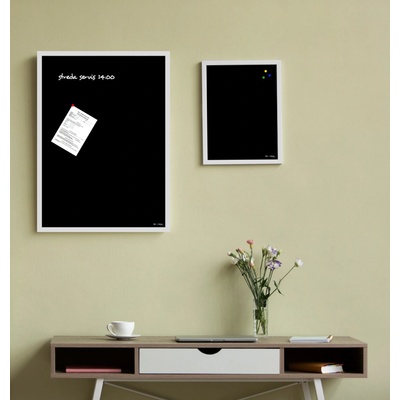 Toptabule.sk MTDR6040BRA Čierna magnetická tabuľa v bielom drevenom ráme 60 x 40 cm