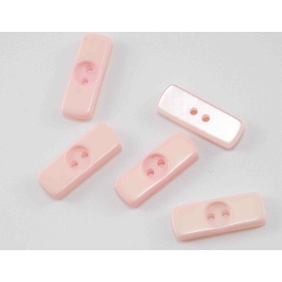 Dierkový gombík - svetlo ružový perleťový - rozmer 2,2 cm x 0,7 cm