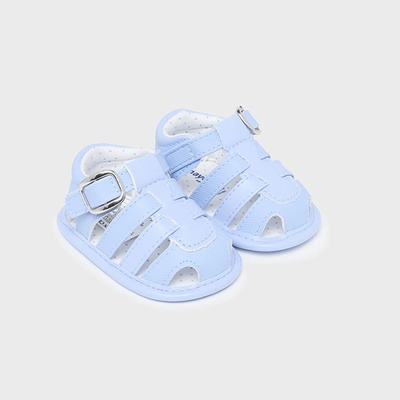 Mayoral Декоративни сандали за новородено момче в небесно синьо Майорал