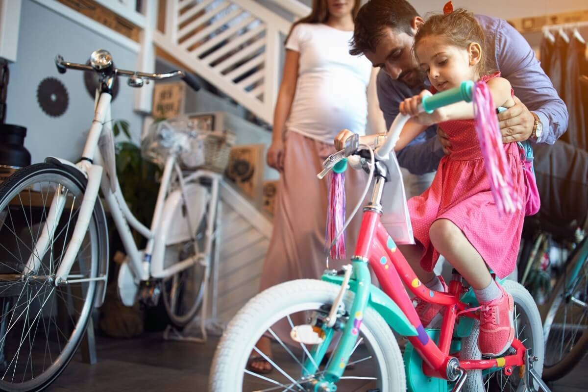 La ce să fii atent când alegi prima bicicletă pentru copil